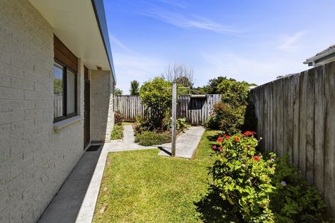 Photo of property in 76a Oxford Street, Tawa, Wellington, 5028