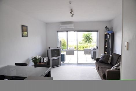 Photo of property in 9/72 Kitchener Road, Milford, Auckland, 0620