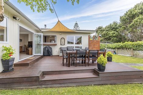 Photo of property in 142 Kahu Road, Paremata, Porirua, 5024