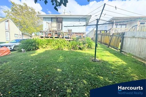 Photo of property in 727 Swanson Road, Swanson, Auckland, 0612