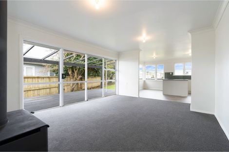 Photo of property in 17 Bartholomew Road, Levin, 5510