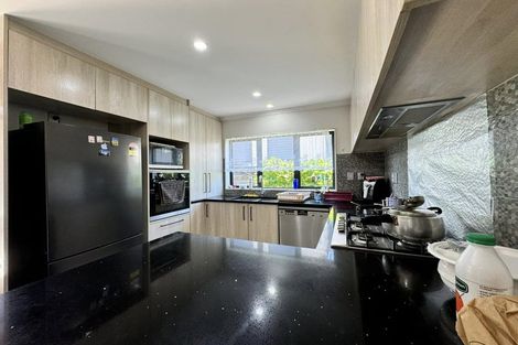 Photo of property in 8a Martin Road, Manurewa, Auckland, 2102