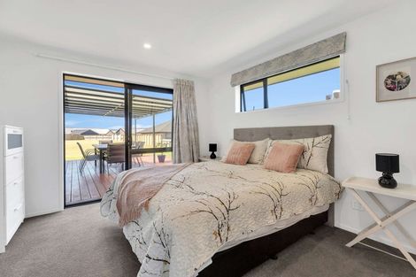 Photo of property in 4 Ronomor Place, Whitianga, 3510