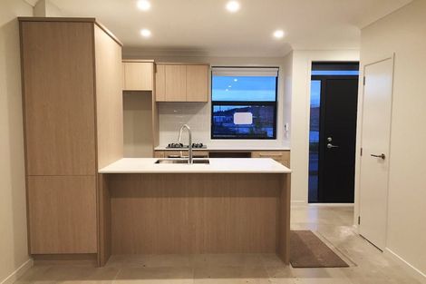 Photo of property in 20 Whimbrel Road, Flat Bush, Auckland, 2019
