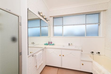 Photo of property in 5 Belmont Place, Terrace End, Palmerston North, 4410