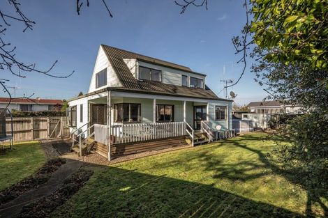 Photo of property in 4 Oak Avenue, Nawton, Hamilton, 3200