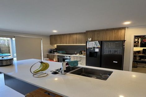 Photo of property in 19 Pouate Way, Waiuku, 2123