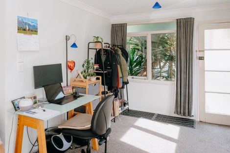 Photo of property in 22 Airlie Road, Plimmerton, Porirua, 5026