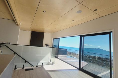 Photo of property in 32 Ocean Parade, Pukerua Bay, 5026