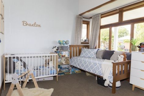 Photo of property in 9 Seddon Street, Dannevirke, 4930