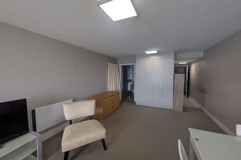 Photo of property in The Capital, 370 Oriental Parade, Oriental Bay, Wellington, 6011