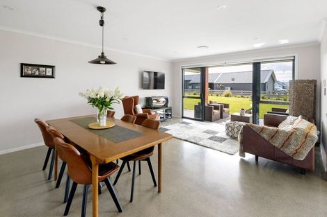 Photo of property in 43 Seachange Drive, Leamington, Cambridge, 3432