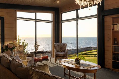 Photo of property in 8 Ngarimu Heights Row, Ngarimu Bay, Thames, 3575