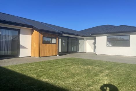 Photo of property in 92 Petries Road, Woodend, 7610