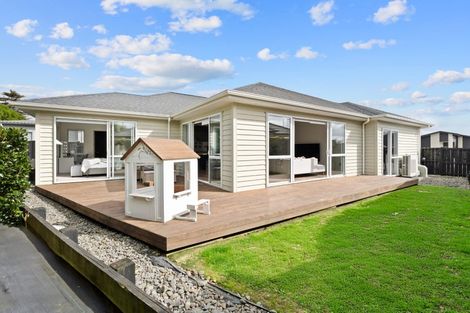 Photo of property in 3 Dida Park Drive, Kumeu, 0810