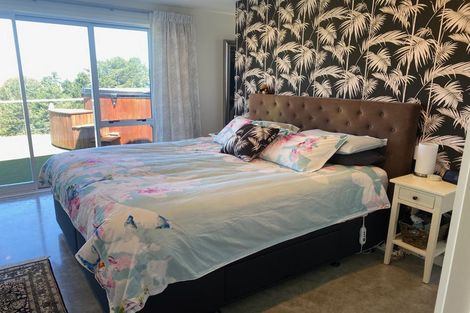 Photo of property in 204 Eskridge Drive, Eskdale, Napier, 4182