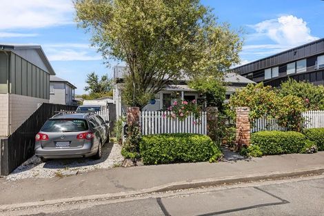 Photo of property in 40 Hargest Crescent, Sydenham, Christchurch, 8023