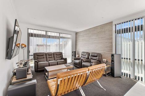 Photo of property in 1 Fermi Lane, Papakura, 2110