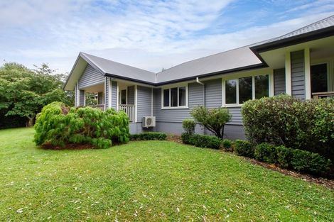 Photo of property in 35 Oram Drive, Turitea, Palmerston North, 4472