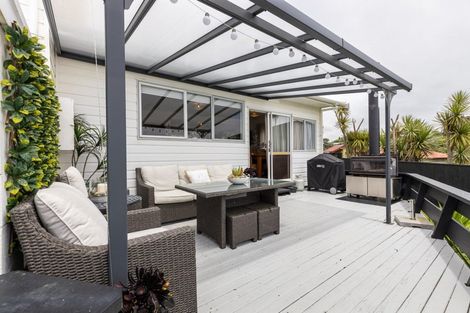 Photo of property in 4 Shearer Drive, Oakura, 4314