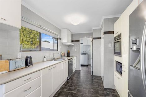 Photo of property in 1 Ensors Place, Waikuku Beach, 7402