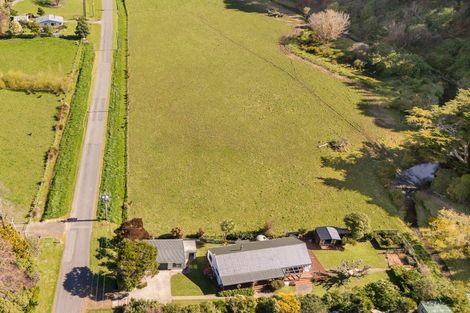 Photo of property in 577 Little Akaloa Road, Little Akaloa, 7583