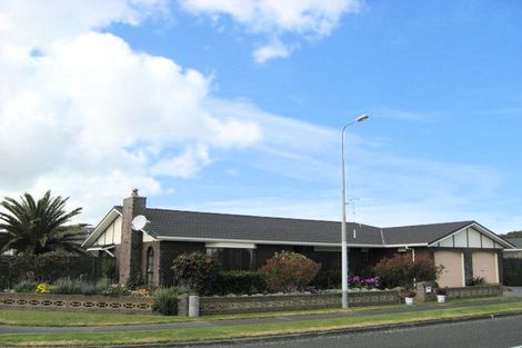 Photo of property in 28 Karamu Street, Tawhero, Whanganui, 4501