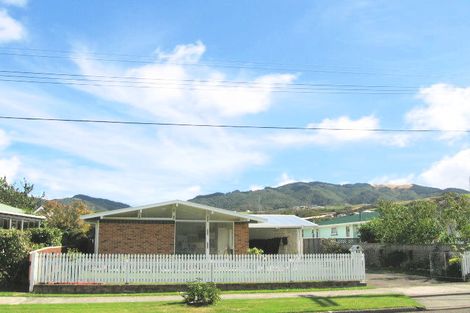 Photo of property in 32 Mary Crescent, Elderslea, Upper Hutt, 5018