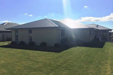 Photo of property in 15 Huntingdon Drive, Rangiora, 7400