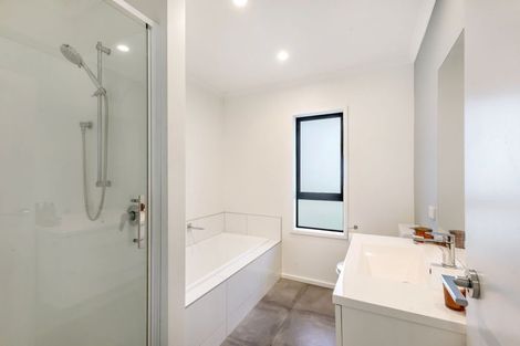 Photo of property in 99 Banks Street, Marfell, New Plymouth, 4310