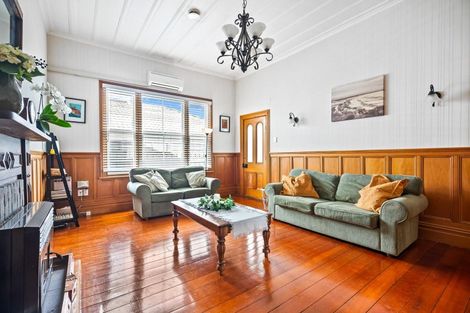 Photo of property in 6 Shortland Street, Regent, Whangarei, 0112