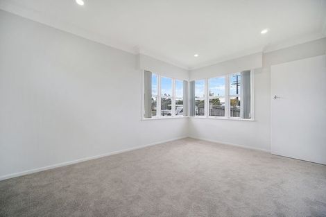 Photo of property in 16 Sylvan Crescent, Te Atatu South, Auckland, 0610
