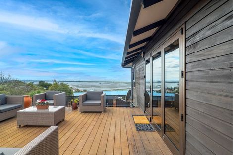 Photo of property in 100 Mount Pleasant Road, Mount Pleasant, Christchurch, 8081