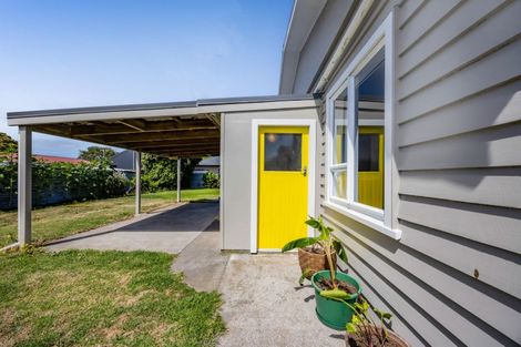 Photo of property in 23 Layard Street, Opunake, 4616