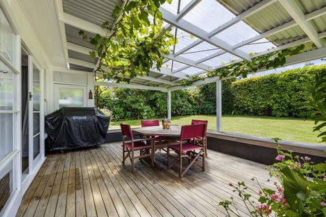 Photo of property in 9 Henui Street, Strandon, New Plymouth, 4312