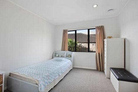 Photo of property in 2/148 Pigeon Mountain Road, Half Moon Bay, Auckland, 2012