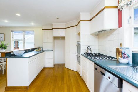 Photo of property in 1 Deller Grove, Silverstream, Upper Hutt, 5019