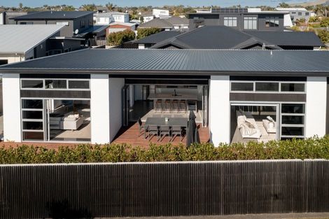 Photo of property in 2 Makura Drive, Papamoa Beach, Papamoa, 3118