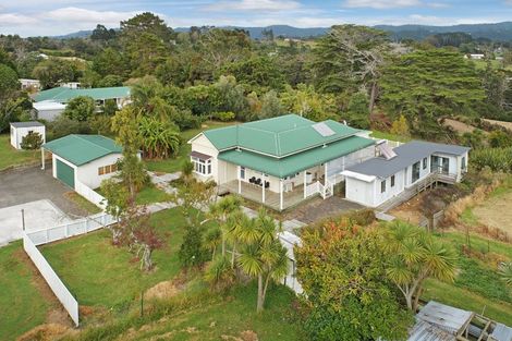 Photo of property in 145 Simpson Road, Henderson Valley, Auckland, 0614