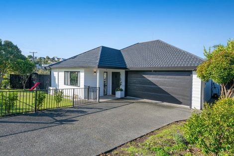 Photo of property in 1/2 Langton Road, Stanmore Bay, Whangaparaoa, 0932