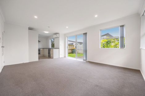 Photo of property in 8 Duin Lane, Wiri, Auckland, 2104