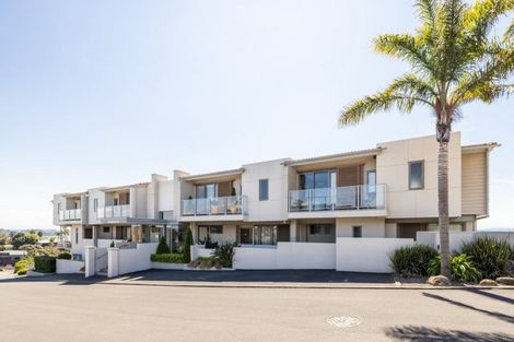 Photo of property in Northridge Apartments Stage Z, 2/22 Hospital Terrace, Hospital Hill, Napier, 4110