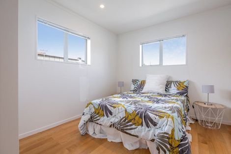 Photo of property in 247a Glenfield Road, Hillcrest, Auckland, 0627