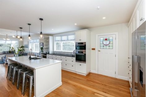 Photo of property in 41 Hamblyn Street, Strandon, New Plymouth, 4312