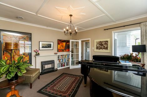 Photo of property in 207 Powderham Street, New Plymouth, 4310