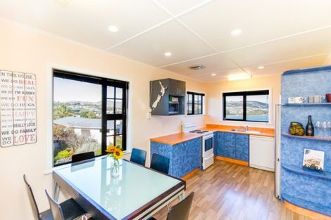 Photo of property in 13 Pennant Grove, Titahi Bay, Porirua, 5022