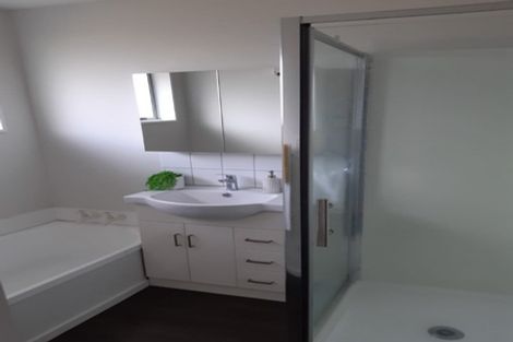 Photo of property in 2/43 Northcote Road, Northcote, Christchurch, 8052