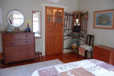 Photo of property in 106 Station Road, Kumeu, 0891