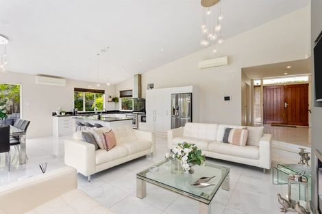 Photo of property in 29 Schopolo Place, Schnapper Rock, Auckland, 0632