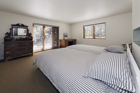 Photo of property in 113 Marine Parade North, Piha, 0772